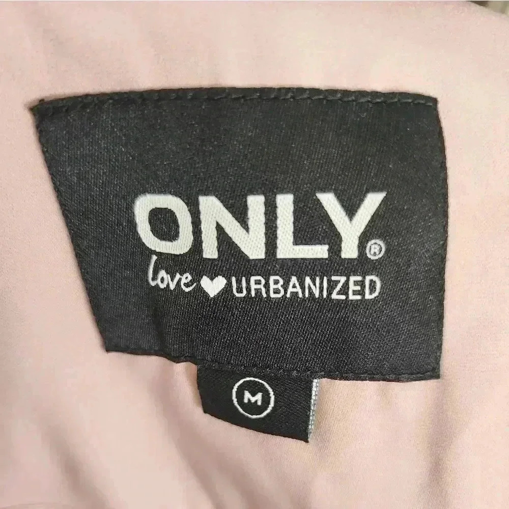 Pink coat  - Picture 9 of 11